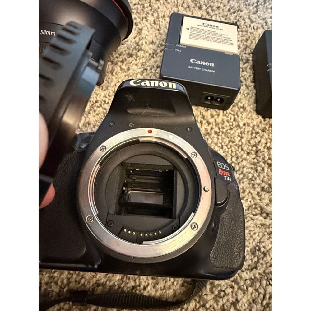 Canon EOS Rebel DSLR Camera Kit in Black with Lenses and Accessories + Bag - Picture 4 of 13